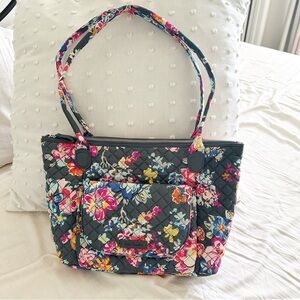 Vera Bradley cotton signature Carson east west quilted tote in pretty posies